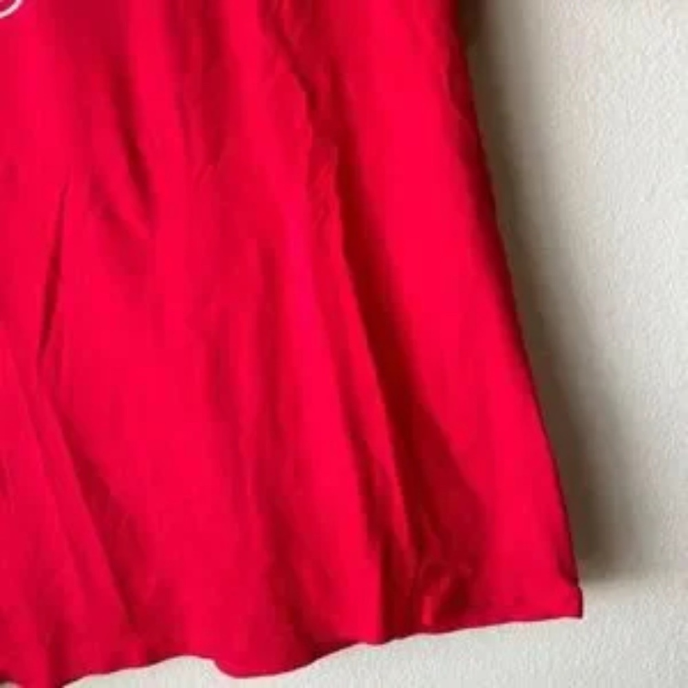 Believe T-shirt  Red  Santa Hat on the B Christmas Holiday  Winter Size Medium - Picture 8 of 13